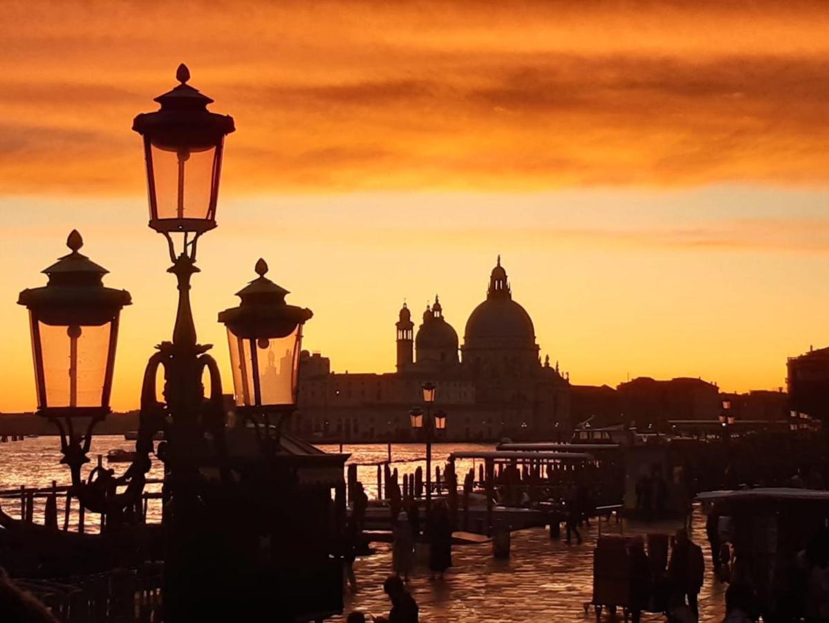 Casa Margherita Accademia Apartment Venice Luaran gambar